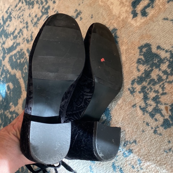 Esprit
Saylor Brocade Booties - Picture 6 of 6